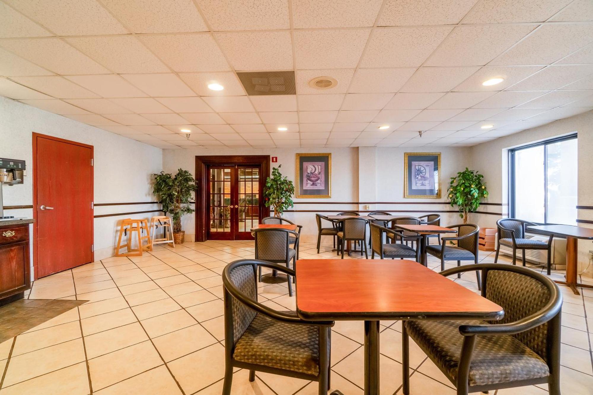 Ark By Oyo I-555 Hotel Jonesboro