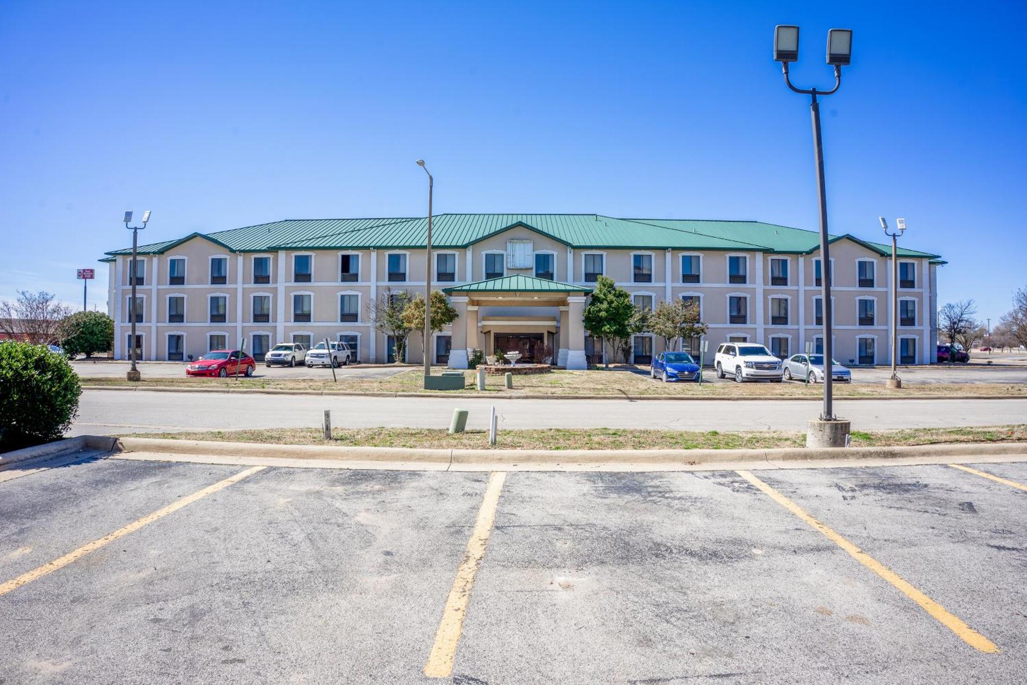 Hotel Ark By Oyo I-555 3*